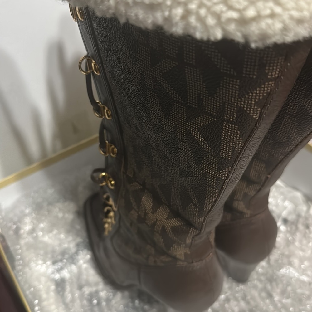 Michael Kors Boots , size 8 , brown, high blocked heel, fur trimming around top - Picture 7 of 7